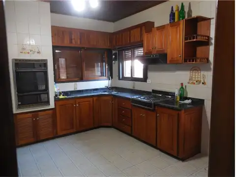 Venta Casa 3 Dormitorios con Garage - Tolosa