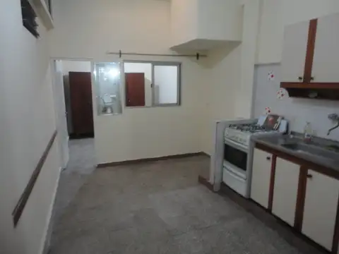 Depto Tipo Casa en Alquiler en Floresta, $ 380.000