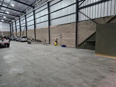 Galpon en Eva Peron 5000