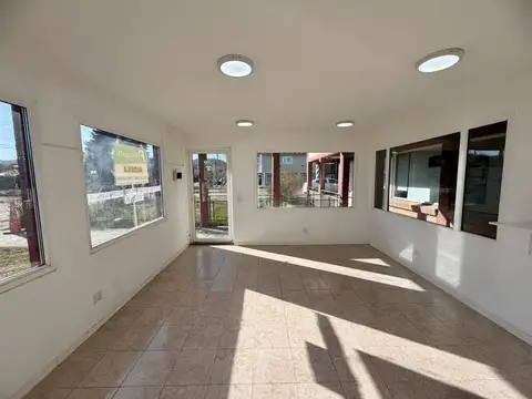 Local en Alquiler en Dina Huapi, $ 650.000