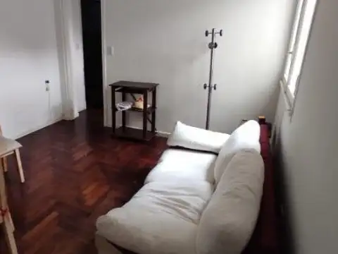 Teniente General Juan Domingo Perón 100, Piso 1