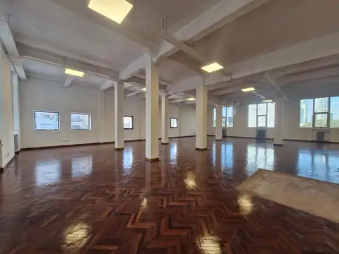 Paseo Colón  al 400