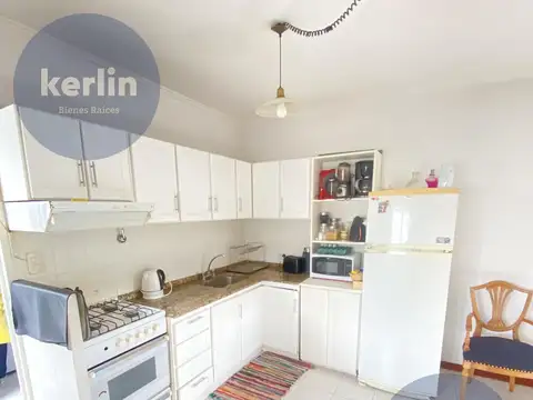 Casa 6 ambientes con 2 baños