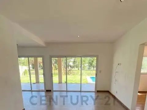 El Deslinde 1300, Piso 0