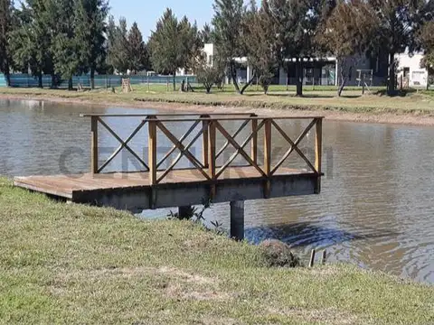 VENTA CASA 5AMB CON ESCRITORIO EN PRINCIPADO DE SAN VICENTE CON SALIDA AL LAGUNA Y MUELLE
