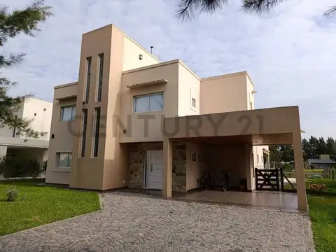VENTA CASA 5AMB CON ESCRITORIO EN PRINCIPADO DE SAN VICENTE CON SALIDA AL LAGUNA Y MUELLE