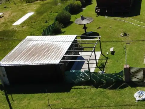 Cabaña con quincho en venta en Tierra de Sueños 3 | 2 dormitorios | Equipada | Terreno de 396 m²