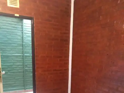 Casa en Alquiler con 1 cochera