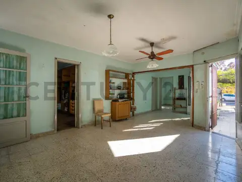 casa en venta Berisso 4 dormitorios con verde centro.