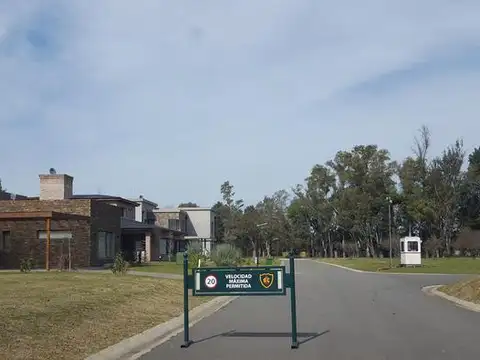 Terreno en Venta 40  mts Fondo