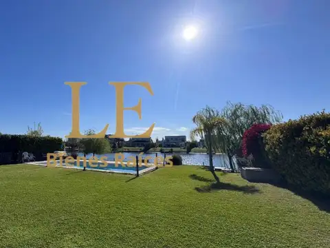 Casa en Venta con 4 cocheras