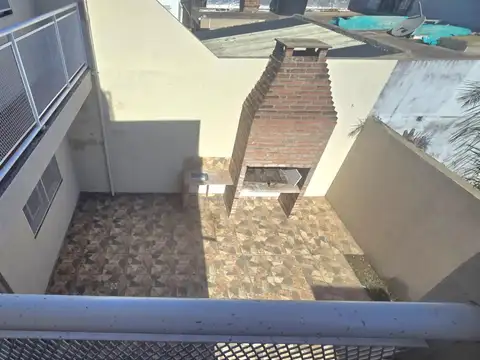 Depto Tipo Casa 3 ambientes con 2 baños