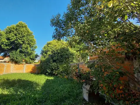 Casa en Alquiler con 3 cocheras