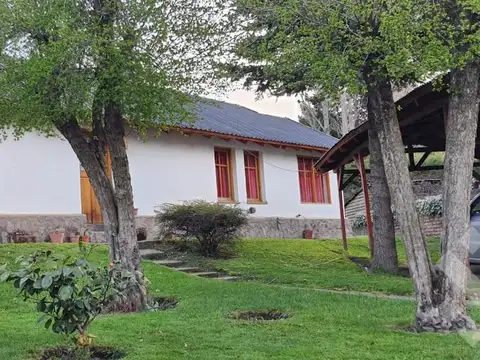 Venta Casa 3 dormitorios- calle Los Alamos-Barrio Chapelco-San Martin de los Andes