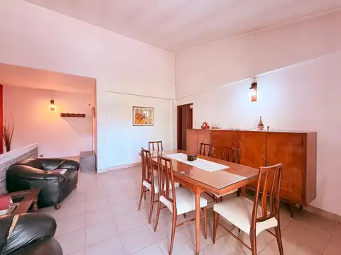 PH en Venta de Seis Ambientes en Villa Lugano con Terraza y Balcón