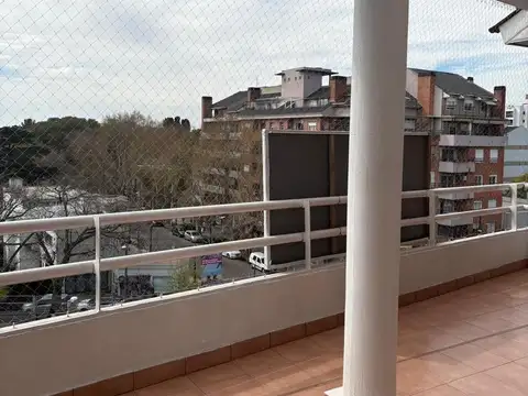 Departamento 4 ambientes con 3 baños