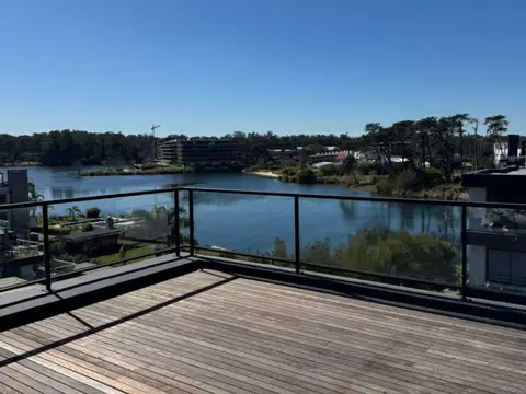 Apartamento en venta c/ cochera en Parque Miramar