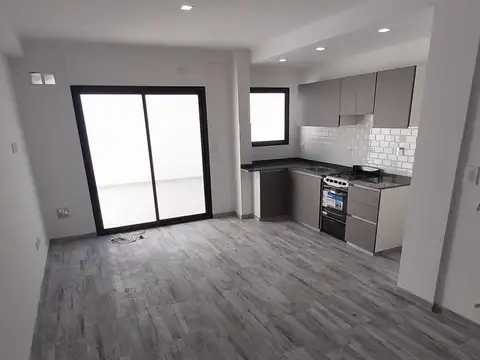 Venta Departamento 2amb. c/ cochera y patio