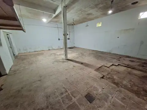 Alquiler 2 locales y galpón  (400 m² en dos plantas)
