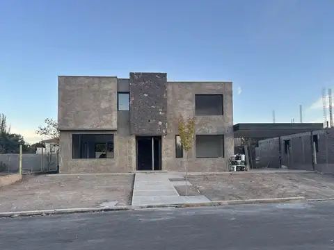 Venta de Casa en Barrio Privado Alzaga Liniers - Chacras de Coria, Luján de Cuyo.