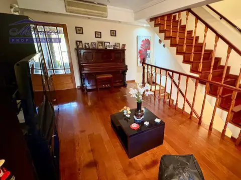 Casa 4 ambientes con 3 baños