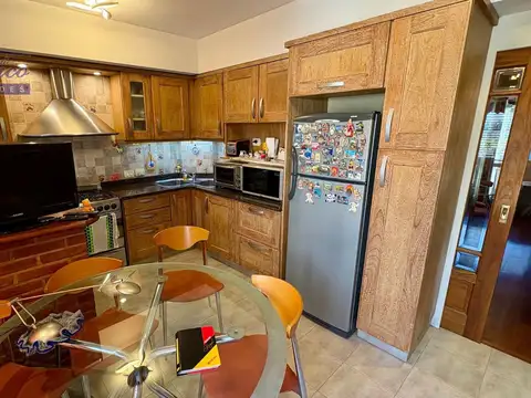 Hermoso Duplex 3 amb + Dependencia Quincho Patio y cochera