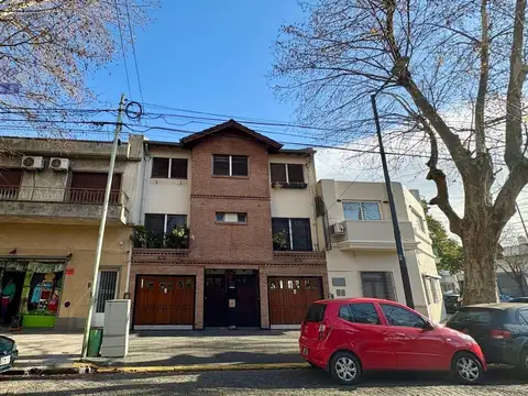 Hermoso Duplex 3 amb + Dependencia Quincho Patio y cochera