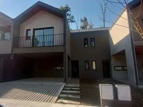 DUPLEX 3 DORMITORIOS EN NUEVO MALAGUEÑO