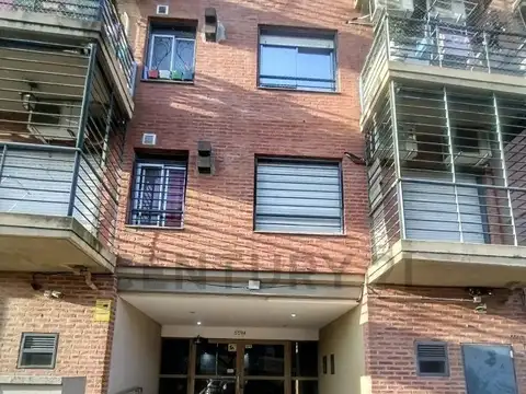MODERNO DEPARTAMENTO DE 3 AMBIENTES EN VENTA EN EL CORAZON DE VILLA RIACHUELO.