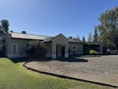 VENTA CASA 4 AMBIENTES LOS CARDALES CHACRA