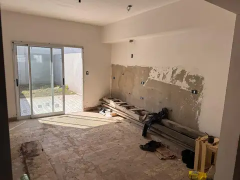 Casa 5 ambientes con 3 baños