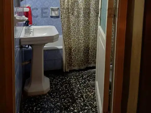 Casa 4 ambientes con 1 baño