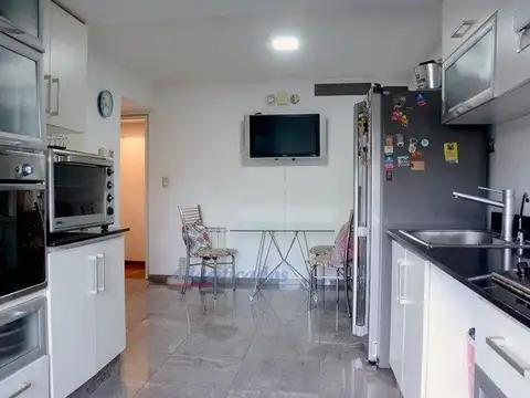 Semipiso categoria c/Cochera+baulera vista Parque/P.Lugones