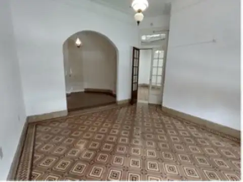 Casa 12 ambientes con 4 baños