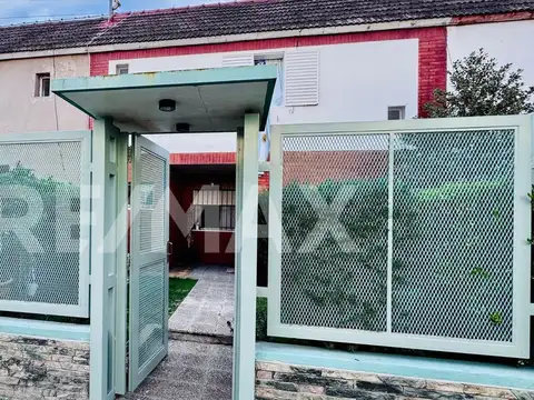 Peatonal Manuel Catilla - B° Alta Barda - Casa Duplex 300