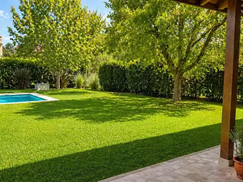 Casa 5 ambientes con 3 baños