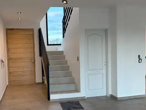 MMC. Increible casa en venta en Santa Elisa, PDE