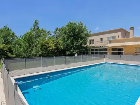Casa 5 ambientes con 4 baños
