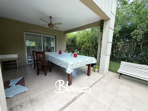Casa 5 ambientes con 3 baños