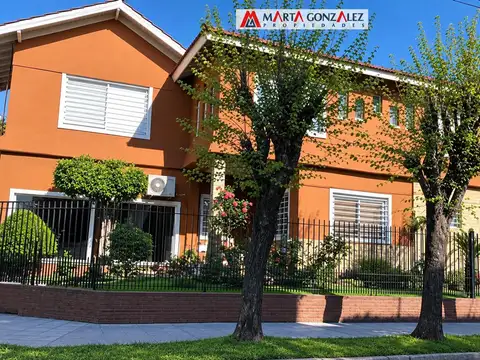 IMPORTANTE CHALET! !PERMUTA POR PROP EN GUALEGUAYCHU 