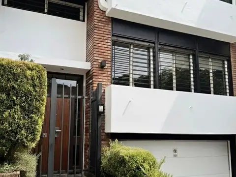 CASA EN VENTA 7 AMBIENTES BELGRANO R CON PILETA