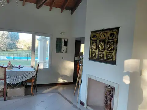 Casa en Venta - 5 Dorm. 5 Baños - Exaltación de La Cruz