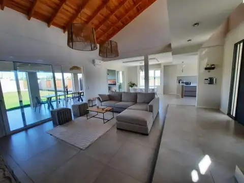 Casa en Venta en Gualeguaychu, USD 295.000