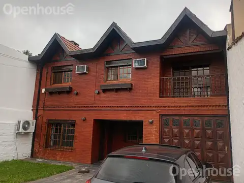 EXCELENTE CASA EN 2 PLANTAS | 5 AMB | PILETA, QUINCHO DE INVIERNO Y GRAN PARQUE