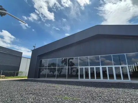 VENTA DEPOSITO / NAVE INDUSTRIAL 3600 M CAPITAN BERMUDEZ
