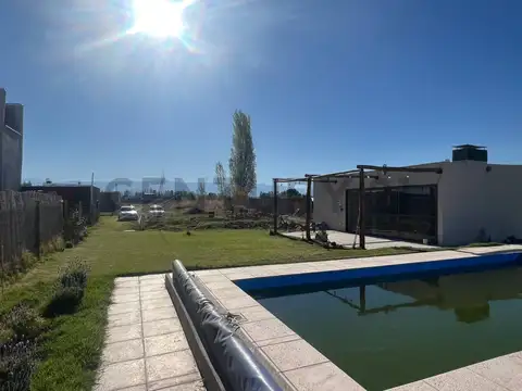 Casa quincho en venta -Corralitos-