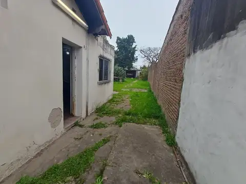 Casa 4 ambientes con 1 baño