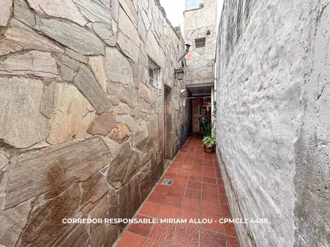 Casa 6 ambientes con 2 baños