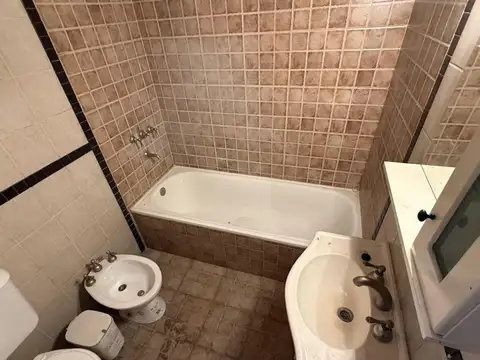 Departamento en Alquiler con 1 cocheras