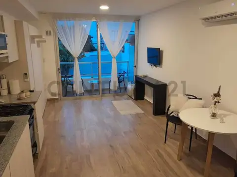 Monoambiente con balcón en venta en La Plata